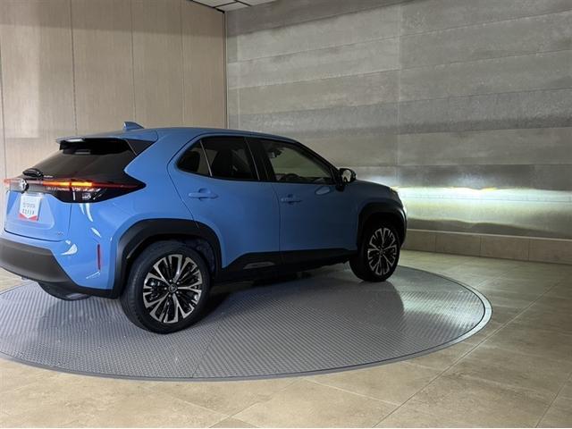 ヤリスクロス Ｚ　ディスプレイオーディオ　Ｂｌｕｅｔｏｏｔｈ　バックモニター　シートヒーター　クルーズコントロール　イモビライザー　衝突被害軽減ブレーキ　ペダル踏み間違急発進抑制装置　車線逸脱警報装置　オートハイビーム（13枚目）