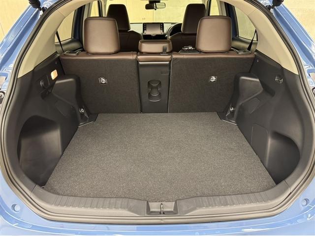 ヤリスクロス Ｚ　ディスプレイオーディオ　Ｂｌｕｅｔｏｏｔｈ　バックモニター　シートヒーター　クルーズコントロール　イモビライザー　衝突被害軽減ブレーキ　ペダル踏み間違急発進抑制装置　車線逸脱警報装置　オートハイビーム（29枚目）