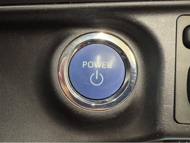 アクア Ｓ　衝突被害軽減ブレーキ　ナビ　フルセグ　Ｂｌｕｅｔｏｏｔｈ　ＥＴＣ　バックモニター　クルーズコントロール　先進ライト　車線逸脱警報　スマートキー　オートエアコン　ＣＤ／ＤＶＤ再生　記録簿　横滑防止装置（12枚目）