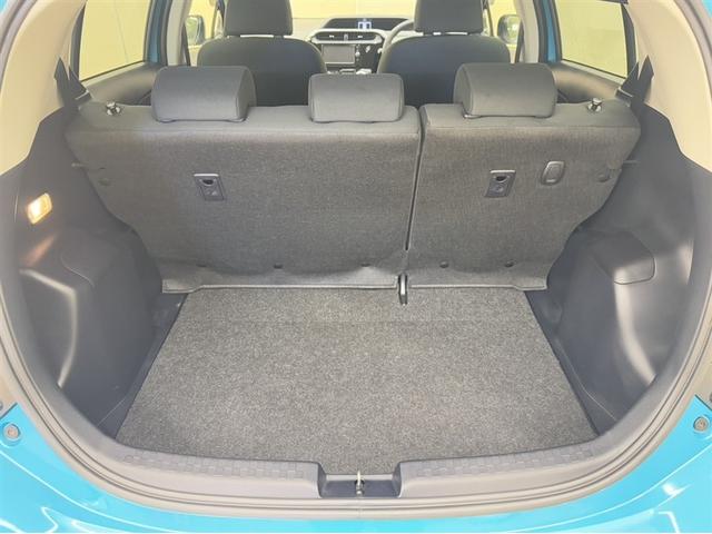 アクア Ｓ　衝突被害軽減ブレーキ　ナビ　フルセグ　Ｂｌｕｅｔｏｏｔｈ　ＥＴＣ　バックモニター　クルーズコントロール　先進ライト　車線逸脱警報　スマートキー　オートエアコン　ＣＤ／ＤＶＤ再生　記録簿　横滑防止装置（28枚目）