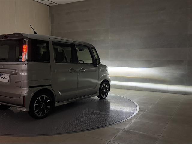 スペーシアカスタム ハイブリッドＸＳターボ　衝突被害軽減ブレーキ　ペダル踏み間違い急発進抑制装置　ナビ　フルセグ　Ｂｌｕｅｔｏｏｔｈ　シートヒーター　両側電動スライドドア　全周囲カメラ　アイドリングストップ　ＥＴＣ　ＬＥＤ　ベンチシート　記録簿（15枚目）