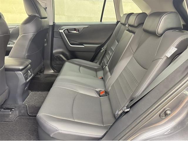 ＲＡＶ４ ハイブリッドＧ　４ＷＤ　衝突被害軽減ブレーキ　ペダル踏み間違い急発進抑制装置　電源コンセント　寒冷地仕様　ナビ　フルセグ　Ｂｌｕｅｔｏｏｔｈ　シートヒーター　全周囲カメラ　ブラインドスポットモニター　ＥＴＣ　ＬＥＤ（24枚目）