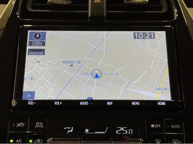 プリウス Ａ　衝突被害軽減ブレーキ　ペダル踏み間違い急発進抑制装置　９インチナビ　フルセグ　Ｂｌｕｅｔｏｏｔｈ　ＥＴＣ　ＬＥＤ　ブラインドスポットモニター　バックモニター　オートエアコン　スマートキー　純正アルミ（9枚目）