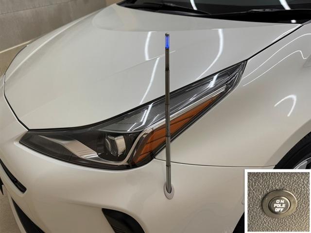 プリウス Ａ　衝突被害軽減ブレーキ　ペダル踏み間違い急発進抑制装置　９インチナビ　フルセグ　Ｂｌｕｅｔｏｏｔｈ　ＥＴＣ　ＬＥＤ　ブラインドスポットモニター　バックモニター　オートエアコン　スマートキー　純正アルミ（13枚目）