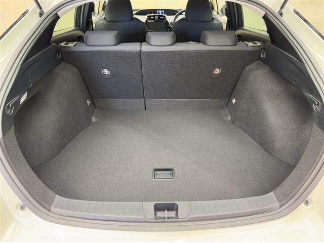 プリウス Ａ　衝突被害軽減ブレーキ　ペダル踏み間違い急発進抑制装置　９インチナビ　フルセグ　Ｂｌｕｅｔｏｏｔｈ　ＥＴＣ　ＬＥＤ　ブラインドスポットモニター　バックモニター　オートエアコン　スマートキー　純正アルミ（31枚目）