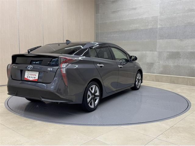 プリウス Sツーリングセレクション 寒冷地仕様 合成皮革シート&シートヒーター フルセグ内蔵メモリーナビ CD/DVD再生 Bluetooth対応 バックモニターETC サイドエアバック オートエアコン スマートキー イモビライザー(17枚目)