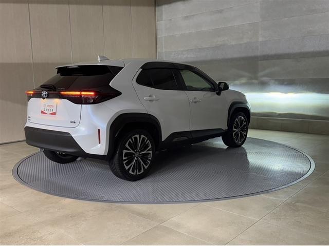 ヤリスクロス ハイブリッドＺ　ドラレコ　シートヒーター　ＡＣ１００Ｖコンセント　ディスプレイオーディオ　メモリーナビ　フルセグ　Ｂｌｕｅｔｏｏｔｈ　バックモニター　ＥＴＣ　ワンオーナー　整備記録簿　運転席パワーシート　サポーカーＳ（17枚目）