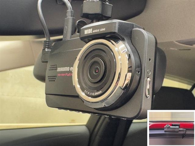 カローラツーリング ハイブリッド　Ｓ　衝突被害軽減ブレーキ　ペダル踏み間違い急発進抑制装置　ドライブレコーダー　ナビ　フルセグ　Ｂｌｕｅｔｏｏｔｈ　ＥＴＣ　ＬＥＤ　バックモニター　ブラインドスポットモニター　クルーズコントロール　記録簿（13枚目）