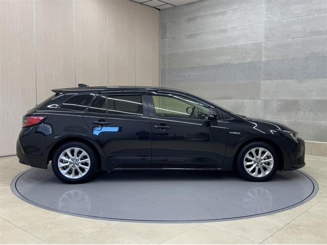 カローラツーリング ハイブリッド　Ｓ　衝突被害軽減ブレーキ　ペダル踏み間違い急発進抑制装置　ドライブレコーダー　ナビ　フルセグ　Ｂｌｕｅｔｏｏｔｈ　ＥＴＣ　ＬＥＤ　バックモニター　ブラインドスポットモニター　クルーズコントロール　記録簿（19枚目）