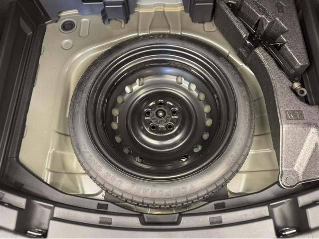 カローラツーリング ハイブリッド　Ｓ　衝突被害軽減ブレーキ　ペダル踏み間違い急発進抑制装置　ドライブレコーダー　ナビ　フルセグ　Ｂｌｕｅｔｏｏｔｈ　ＥＴＣ　ＬＥＤ　バックモニター　ブラインドスポットモニター　クルーズコントロール　記録簿（21枚目）