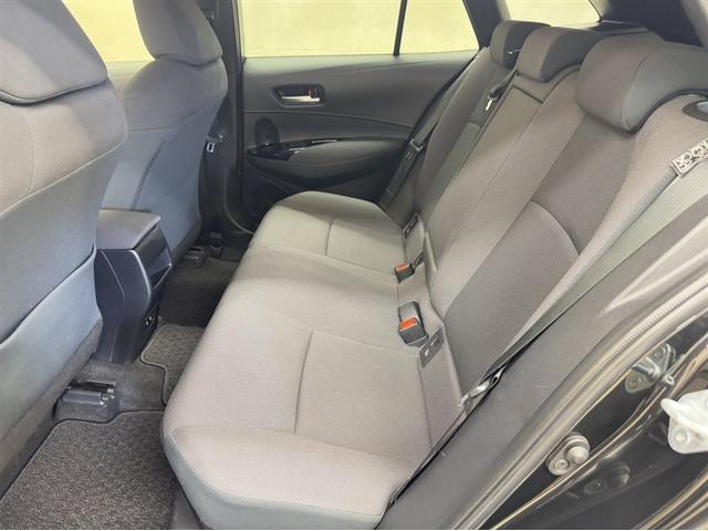 カローラツーリング ハイブリッド　Ｓ　衝突被害軽減ブレーキ　ペダル踏み間違い急発進抑制装置　ドライブレコーダー　ナビ　フルセグ　Ｂｌｕｅｔｏｏｔｈ　ＥＴＣ　ＬＥＤ　バックモニター　ブラインドスポットモニター　クルーズコントロール　記録簿（23枚目）