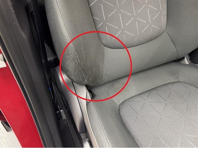 ＲＡＶ４ ハイブリッドＸ　衝突被害軽減ブレーキ　ペダル踏み間違い急発進抑制装置　ＥＴＣ　ＬＥＤ　バックモニター　Ｂｌｕｅｔｏｏｔｈ　フルセグ　クルーズコントロール　先進ライト　車線逸脱警報　オートエアコン　純正アルミ（29枚目）