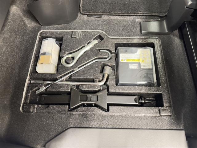 ピクシスメガ Ｌ　ＳＡＩＩＩ　衝突被害軽減ブレーキ　ペダル踏み間違い急発進抑制装置　ＥＴＣ　両側電動スライドドア　オートエアコン　アイドリングストップ　先進ライト　車線逸脱警報　スマートキー　純正アルミ　デュアル・サイドエアバック（16枚目）