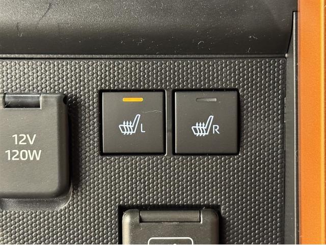 シートヒーター装備！エアコンに比べて暖まるスピードが速いので冬でも快適に過ごせます！