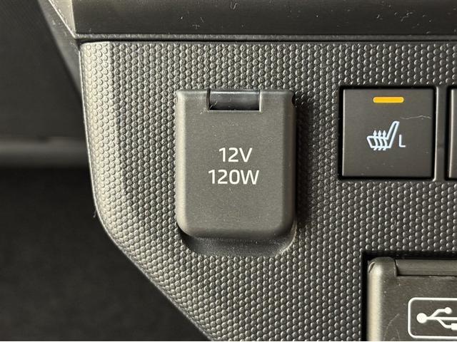 アクセサリーソケットが付いています。車内で使用出来る電源として利用出来ます。