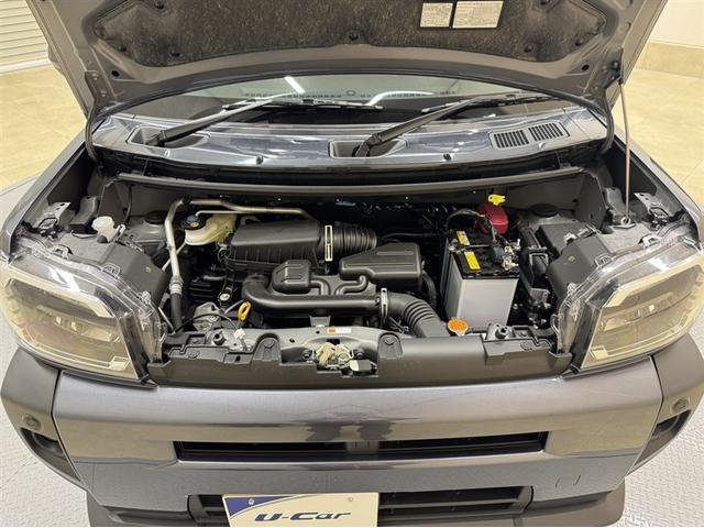 届出済未使用車のため、エンジンルームもピカピカです。定期的なメンテナンスで大切に長くお使い下さい☆☆