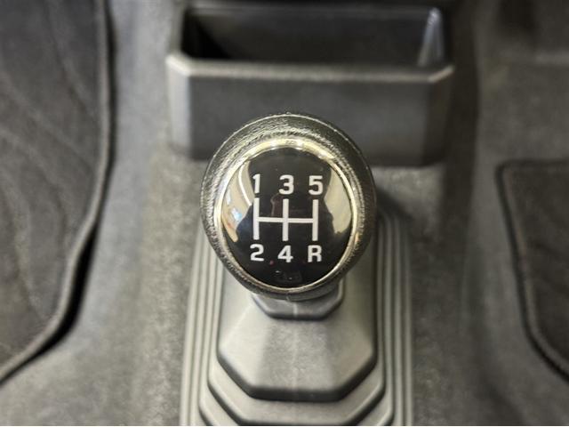 ジムニー XC 4WD 衝突被害軽減ブレーキ ナビ ワンセグ Bluetooth シートヒーター クルーズコントロール ETC LED 先進ライト 車線逸脱警報 オートエアコン スマートキー CD再生 純正アルミ(10枚目)