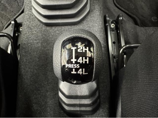 ジムニー XC 4WD 衝突被害軽減ブレーキ ナビ ワンセグ Bluetooth シートヒーター クルーズコントロール ETC LED 先進ライト 車線逸脱警報 オートエアコン スマートキー CD再生 純正アルミ(11枚目)