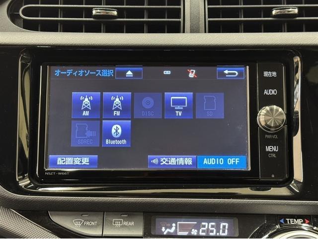 アクア Ｓスタイルブラック　衝突被害軽減ブレーキ　ナビ　フルセグ　Ｂｌｕｅｔｏｏｔｈ　バックモニター　ＥＴＣ　先進ライト　車線逸脱警報　オートエアコン　スマートキー　ＣＤ／ＤＶＤ再生　デュアル・サイドエアバック　横滑り防止装置（7枚目）