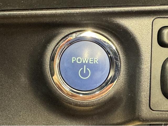 アクア Ｓスタイルブラック　衝突被害軽減ブレーキ　ナビ　フルセグ　Ｂｌｕｅｔｏｏｔｈ　バックモニター　ＥＴＣ　先進ライト　車線逸脱警報　オートエアコン　スマートキー　ＣＤ／ＤＶＤ再生　デュアル・サイドエアバック　横滑り防止装置（11枚目）