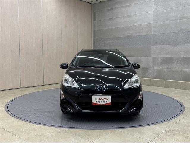 アクア Ｓスタイルブラック　衝突被害軽減ブレーキ　ナビ　フルセグ　Ｂｌｕｅｔｏｏｔｈ　バックモニター　ＥＴＣ　先進ライト　車線逸脱警報　オートエアコン　スマートキー　ＣＤ／ＤＶＤ再生　デュアル・サイドエアバック　横滑り防止装置（13枚目）