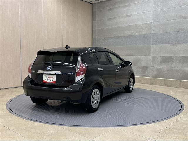 アクア Ｓスタイルブラック　衝突被害軽減ブレーキ　ナビ　フルセグ　Ｂｌｕｅｔｏｏｔｈ　バックモニター　ＥＴＣ　先進ライト　車線逸脱警報　オートエアコン　スマートキー　ＣＤ／ＤＶＤ再生　デュアル・サイドエアバック　横滑り防止装置（15枚目）