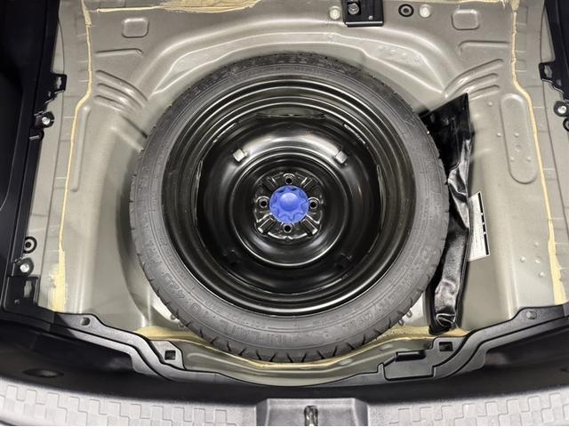 アクア Ｓスタイルブラック　衝突被害軽減ブレーキ　ナビ　フルセグ　Ｂｌｕｅｔｏｏｔｈ　バックモニター　ＥＴＣ　先進ライト　車線逸脱警報　オートエアコン　スマートキー　ＣＤ／ＤＶＤ再生　デュアル・サイドエアバック　横滑り防止装置（16枚目）