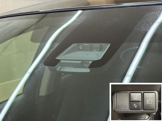 アクア Ｓスタイルブラック　衝突被害軽減ブレーキ　ナビ　フルセグ　Ｂｌｕｅｔｏｏｔｈ　バックモニター　ＥＴＣ　先進ライト　車線逸脱警報　オートエアコン　スマートキー　ＣＤ／ＤＶＤ再生　デュアル・サイドエアバック　横滑り防止装置（21枚目）