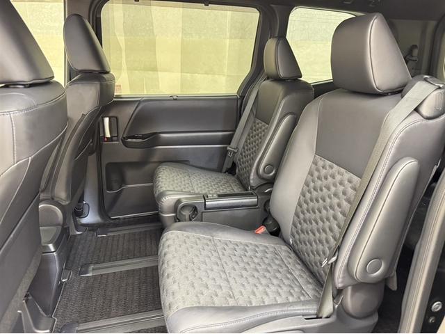 ヴォクシー ハイブリッドＳ－Ｚ　衝突被害軽減ブレーキ　ペダル踏み間違い急発進抑制装置　ドライブレコーダー　電源コンセント　シートヒーター　ナビ　フルセグ　Ｂｌｕｅｔｏｏｔｈ　両側電動スライドドア　全周囲カメラ　ＥＴＣ　ＬＥＤ（24枚目）