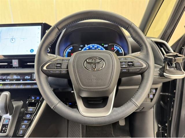 ヴォクシー ハイブリッドＳ－Ｚ　衝突被害軽減ブレーキ　ペダル踏み間違い急発進抑制装置　ドライブレコーダー　電源コンセント　シートヒーター　ナビ　フルセグ　Ｂｌｕｅｔｏｏｔｈ　両側電動スライドドア　全周囲カメラ　ＥＴＣ　ＬＥＤ（29枚目）