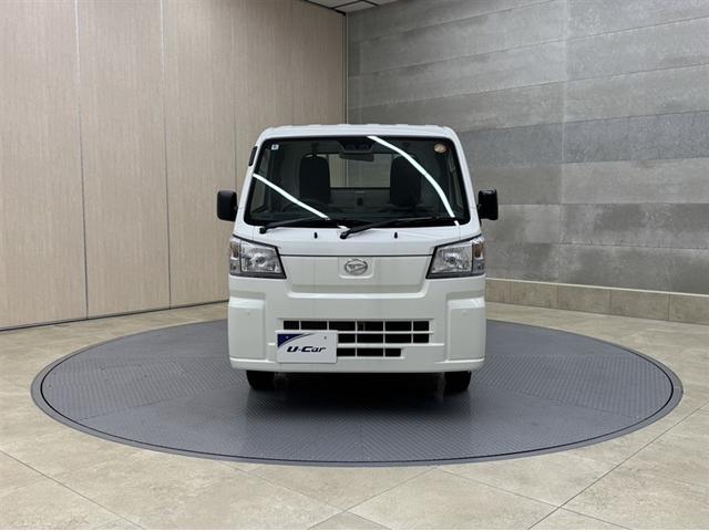 ハイゼットトラック スタンダード　農用スペシャル　４ＷＤ　届出済未使用車　衝突被害軽減ブレーキ　ペダル踏み間違い急発進抑制装置　アイドリングストップ　マニュアルエアコン　デュアルエアバック　パワステ　先進ライト　車線逸脱警報　横滑り防止装置（9枚目）