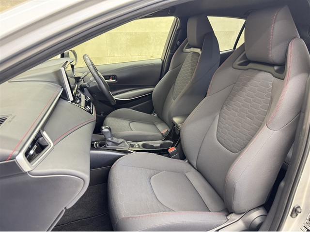 カローラスポーツ ハイブリッドＧ　Ｚ　衝突被害軽減ブレーキ　ペダル踏み間違い急発進抑制装置　ドライブレコーダー　ナビ　フルセグ　Ｂｌｕｅｔｏｏｔｈ　ＥＴＣ　ＬＥＤ　ブラインドスポットモニター　クルーズコントロール　バックモニター（20枚目）