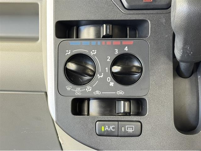 タント ＬリミテッドＳＡＩＩＩ　衝突被害軽減ブレーキ　ペダル踏み間違い急発進抑制装置　ナビ　フルセグ　Ｂｌｕｅｔｏｏｔｈ　ＥＴＣ　ベンチシート　アイドリングストップ　ＣＤ／ＤＶＤ再生　先進ライト　車線逸脱警報　マニュアルエアコン（19枚目）