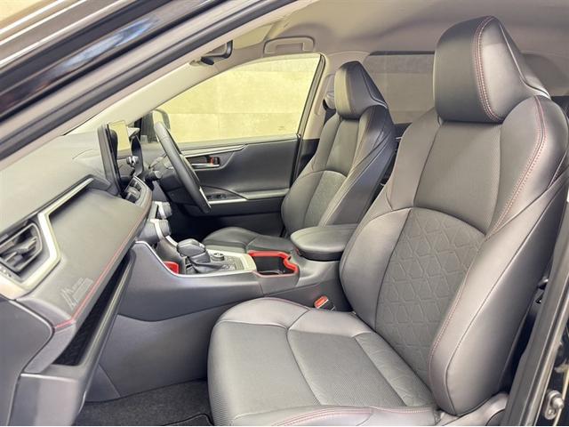 ＲＡＶ４ アドベンチャー　オフロードパッケージＩＩ　４ＷＤ　衝突被害軽減ブレーキ　ペダル踏み間違い急発進抑制装置　ナビ　フルセグ　Ｂｌｕｅｔｏｏｔｈ　ＥＴＣ　ＬＥＤ　シートヒーター・ベンチレーション　クルーズコントロール　バックモニター　オートエアコン（19枚目）