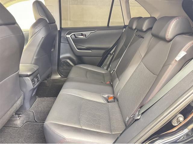 ＲＡＶ４ アドベンチャー　オフロードパッケージＩＩ　４ＷＤ　衝突被害軽減ブレーキ　ペダル踏み間違い急発進抑制装置　ナビ　フルセグ　Ｂｌｕｅｔｏｏｔｈ　ＥＴＣ　ＬＥＤ　シートヒーター・ベンチレーション　クルーズコントロール　バックモニター　オートエアコン（20枚目）