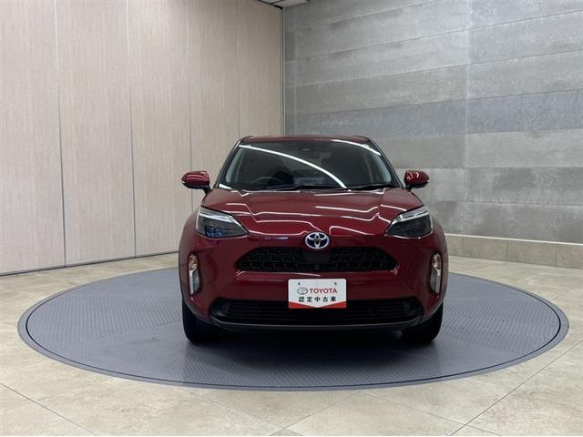 ヤリスクロス ハイブリッドＸ　衝突被害軽減ブレーキ　ペダル踏み間違い急発進抑制装置　電源コンセント　ディスプレイオーディオ　Ｂｌｕｅｔｏｏｔｈ　全周囲カメラ　クルーズコントロール　オートエアコン　先進ライト　車線逸脱警報（12枚目）