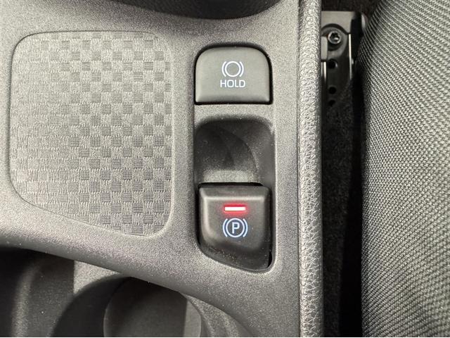 ヤリスクロス ハイブリッドＸ　衝突被害軽減ブレーキ　ペダル踏み間違い急発進抑制装置　電源コンセント　ディスプレイオーディオ　Ｂｌｕｅｔｏｏｔｈ　全周囲カメラ　クルーズコントロール　オートエアコン　先進ライト　車線逸脱警報（21枚目）