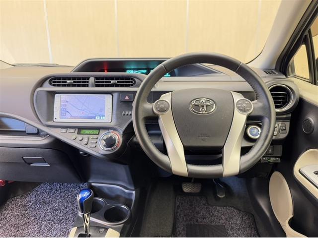 アクア Ｇ　ワンセグ内蔵メモリー　Ｂｌｕｅｔｏｏｔｈ対応　バックモニター　ＥＴＣ　スマートキー　イモビライザー　ワンオーナー　オートエアコン　横滑り防止装置　ＡＢＳ　全席パワーウィンドウ　パワーステアリング（6枚目）