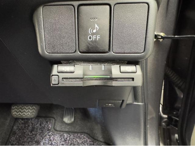 アクア Ｇ　ワンセグ内蔵メモリー　Ｂｌｕｅｔｏｏｔｈ対応　バックモニター　ＥＴＣ　スマートキー　イモビライザー　ワンオーナー　オートエアコン　横滑り防止装置　ＡＢＳ　全席パワーウィンドウ　パワーステアリング（11枚目）