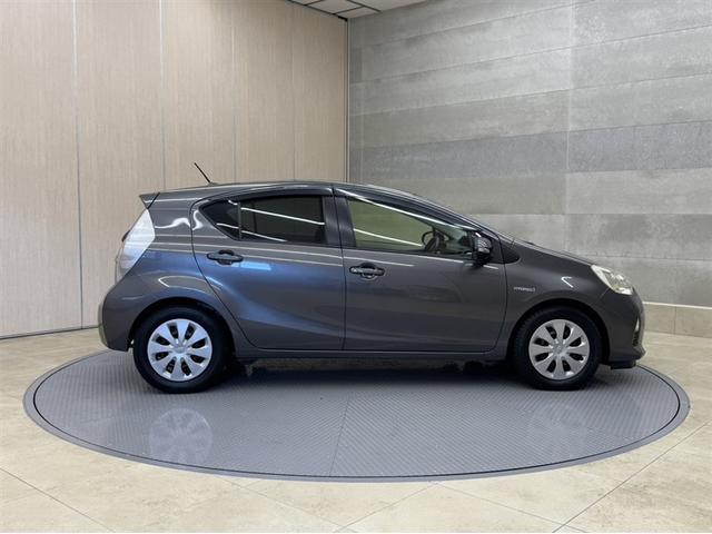 アクア Ｇ　ワンセグ内蔵メモリー　Ｂｌｕｅｔｏｏｔｈ対応　バックモニター　ＥＴＣ　スマートキー　イモビライザー　ワンオーナー　オートエアコン　横滑り防止装置　ＡＢＳ　全席パワーウィンドウ　パワーステアリング（15枚目）