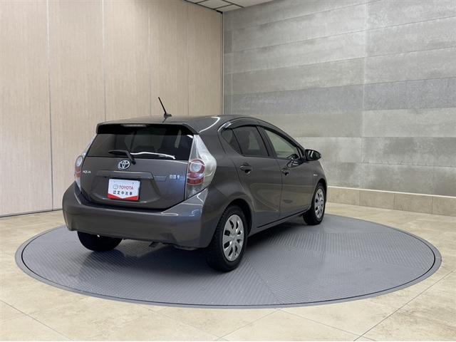 アクア Ｇ　ワンセグ内蔵メモリー　Ｂｌｕｅｔｏｏｔｈ対応　バックモニター　ＥＴＣ　スマートキー　イモビライザー　ワンオーナー　オートエアコン　横滑り防止装置　ＡＢＳ　全席パワーウィンドウ　パワーステアリング（16枚目）