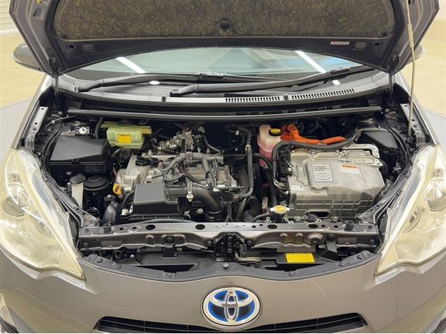 アクア Ｇ　ワンセグ内蔵メモリー　Ｂｌｕｅｔｏｏｔｈ対応　バックモニター　ＥＴＣ　スマートキー　イモビライザー　ワンオーナー　オートエアコン　横滑り防止装置　ＡＢＳ　全席パワーウィンドウ　パワーステアリング（28枚目）