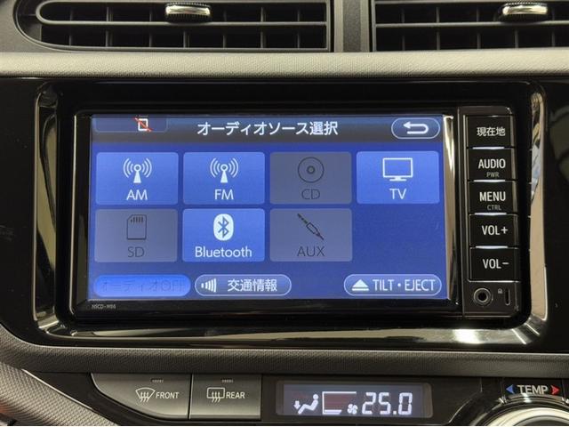 アクア Ｘ－アーバン　ソリッド　衝突被害軽減ブレーキ　ナビ　ワンセグ　Ｂｌｕｅｔｏｏｔｈ　シートヒーター　ＥＴＣ　ＬＥＤ　先進ライト　車線逸脱警報　スマートキー　オートエアコン　バックモニター　純正アルミ　デュアルエアバック（7枚目）