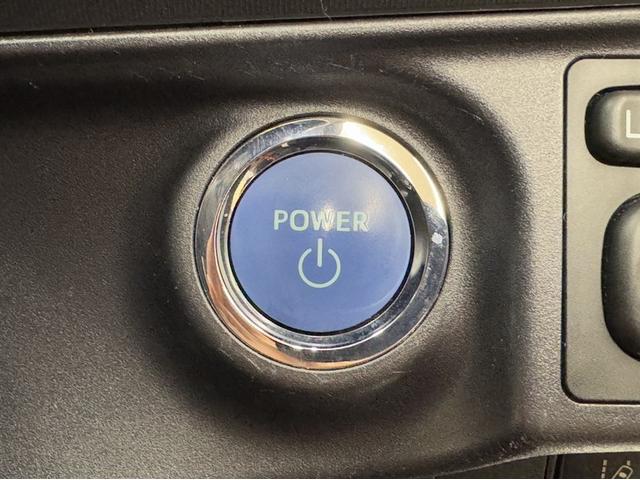 アクア Ｘ－アーバン　ソリッド　衝突被害軽減ブレーキ　ナビ　ワンセグ　Ｂｌｕｅｔｏｏｔｈ　シートヒーター　ＥＴＣ　ＬＥＤ　先進ライト　車線逸脱警報　スマートキー　オートエアコン　バックモニター　純正アルミ　デュアルエアバック（12枚目）