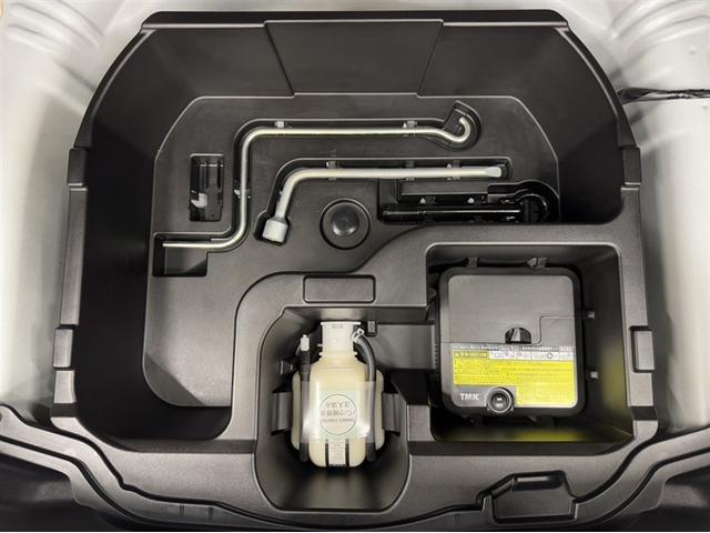 アクア Ｘ－アーバン　ソリッド　衝突被害軽減ブレーキ　ナビ　ワンセグ　Ｂｌｕｅｔｏｏｔｈ　シートヒーター　ＥＴＣ　ＬＥＤ　先進ライト　車線逸脱警報　スマートキー　オートエアコン　バックモニター　純正アルミ　デュアルエアバック（18枚目）