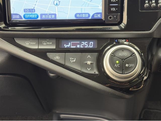 アクア Ｘ－アーバン　ソリッド　衝突被害軽減ブレーキ　ナビ　ワンセグ　Ｂｌｕｅｔｏｏｔｈ　シートヒーター　ＥＴＣ　ＬＥＤ　先進ライト　車線逸脱警報　スマートキー　オートエアコン　バックモニター　純正アルミ　デュアルエアバック（22枚目）