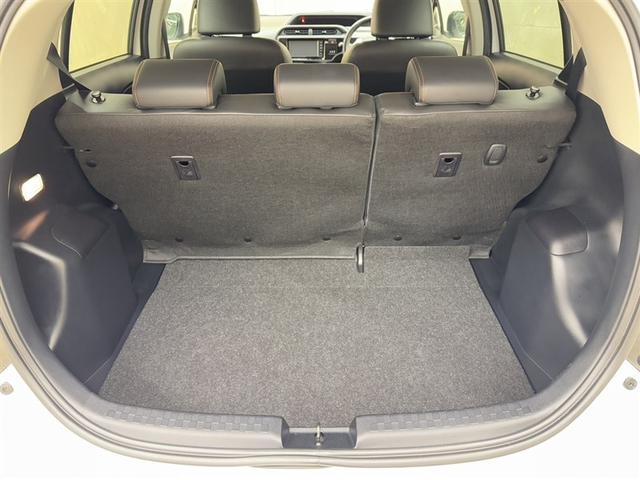 アクア Ｘ－アーバン　ソリッド　衝突被害軽減ブレーキ　ナビ　ワンセグ　Ｂｌｕｅｔｏｏｔｈ　シートヒーター　ＥＴＣ　ＬＥＤ　先進ライト　車線逸脱警報　スマートキー　オートエアコン　バックモニター　純正アルミ　デュアルエアバック（28枚目）