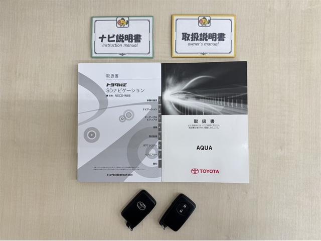 アクア Ｘ－アーバン　ソリッド　衝突被害軽減ブレーキ　ナビ　ワンセグ　Ｂｌｕｅｔｏｏｔｈ　シートヒーター　ＥＴＣ　ＬＥＤ　先進ライト　車線逸脱警報　スマートキー　オートエアコン　バックモニター　純正アルミ　デュアルエアバック（29枚目）