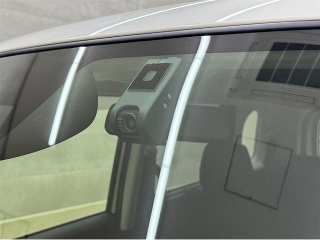 タンク カスタムＧ　ドラレコ　全周囲モニター　ワンセグメモリー　Ｂｌｕｅｔｏｏｔｈ　両側電動スライド　クルーズコントロール　スマートキー　衝突被害軽減ブレーキ　ペダル踏間違急発進抑制装置　車線逸脱警報　オートハイビーム（12枚目）