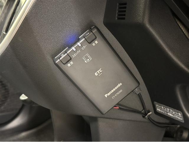 ムーヴ カスタム　Ｘ　ハイパーＳＡＩＩ　衝突被害軽減ブレーキ　ペダル踏み間違急発進抑制装置　車線逸脱警報装置　フルセグ内蔵メモリーナビ　ＣＤ／ＤＶＤ再生　Ｂｌｕｅｔｏｏｔｈ　バックモニター　ＥＴＣ　スマートキー　ベンチシート　オートエアコン（11枚目）